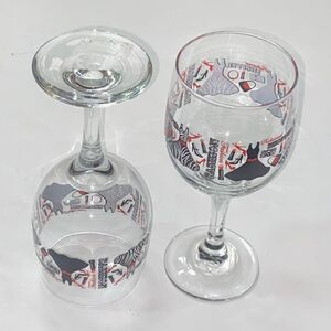 Style Vintage Set 2 Wine Glasses Princess Designed Dress Fashion